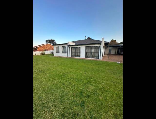 6 BEDROOM HOUSE FOR SALE IN STRUBENVALE